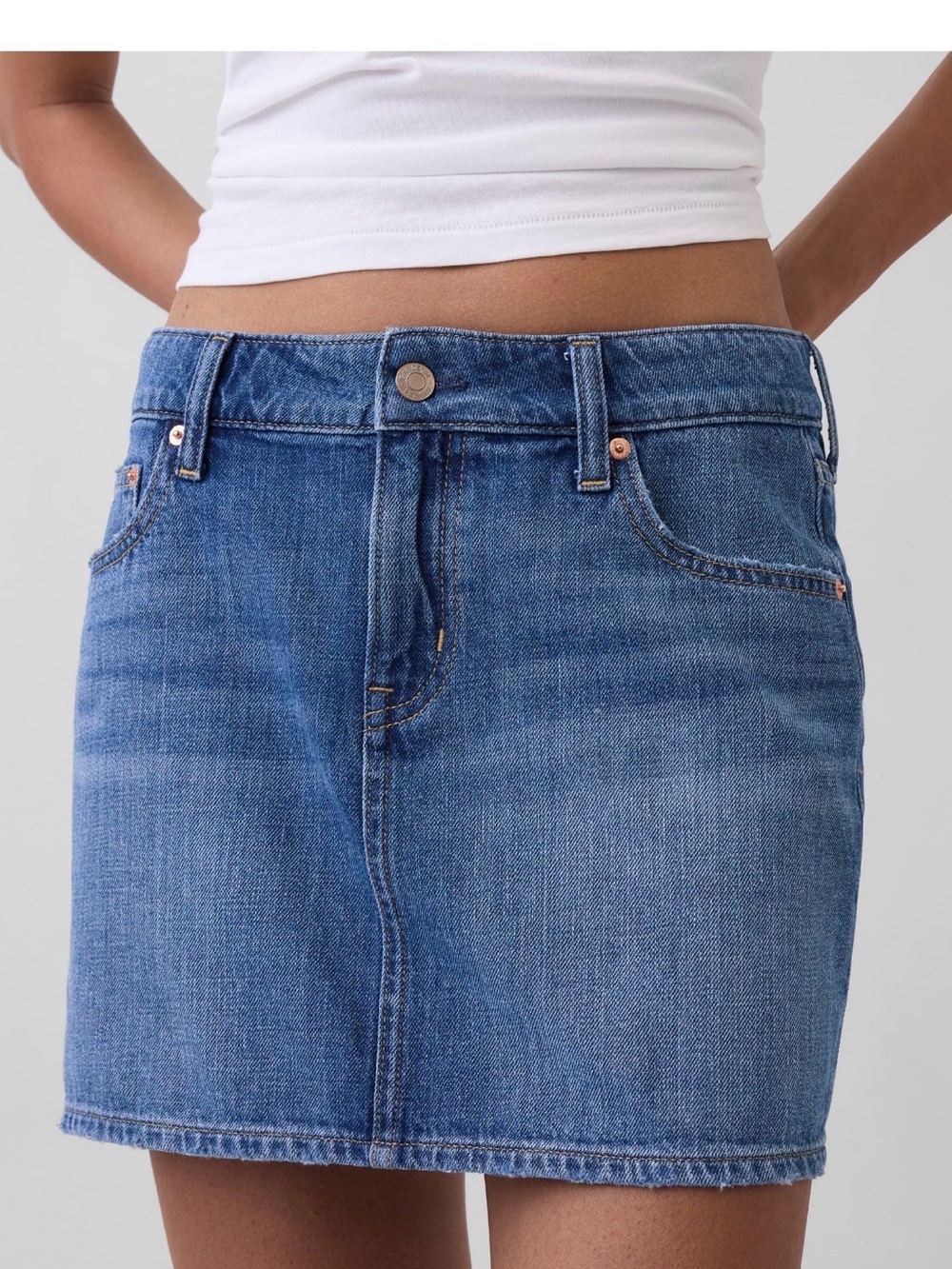 Gap Medium Wash Denim Miniskirt Size 29 Tall
